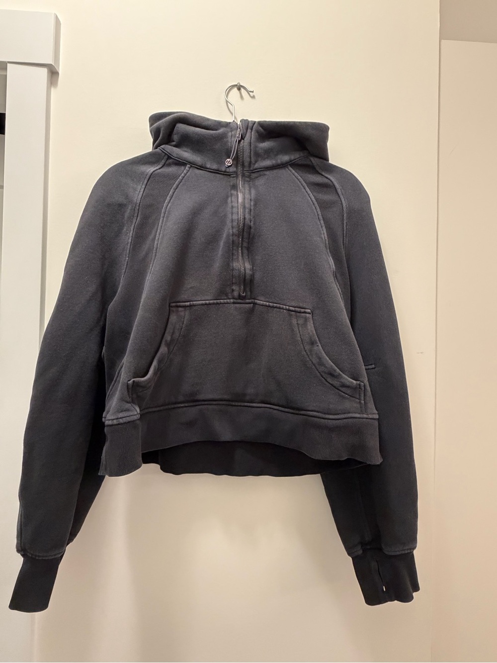 lululemon athletica Women’s Black Scuba Hoodie Half-Zip Cropped Pullover